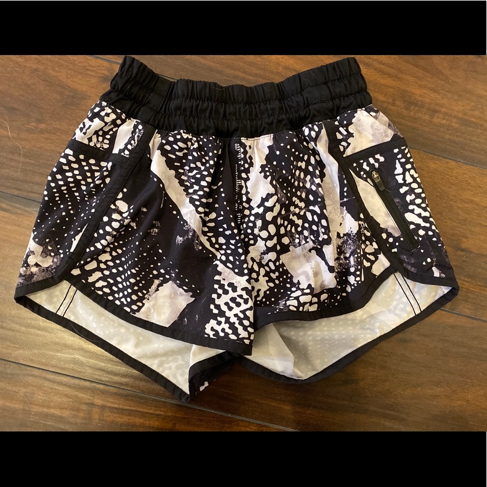Lulu lemon tracker shorts